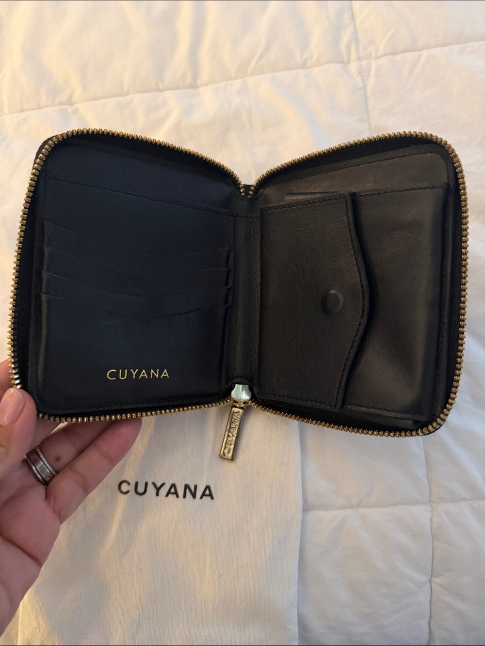 Cuyana Small Classic Zip Around Wallet in Black Pebbled Leather